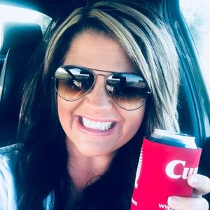 Meet your Posher, Malinda